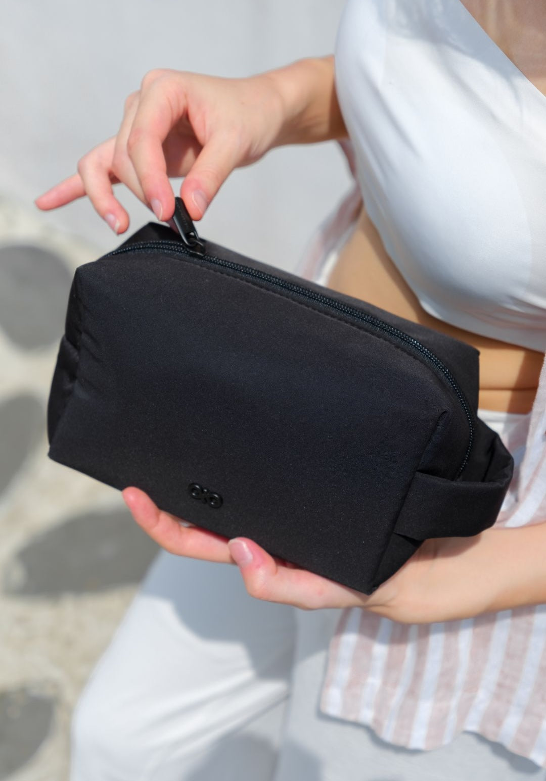 TRAVEL POUCH IN JET BLACK