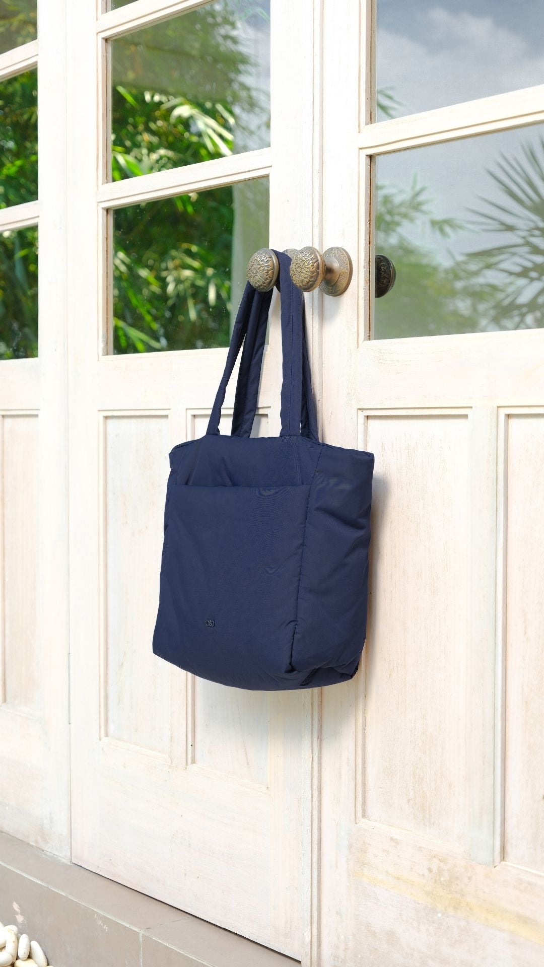 COSY LUXE TOTE BAG IN MIDNIGHT