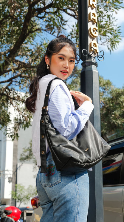 [ARCxTSL] CUSHY HOBO BAG IN BLACK