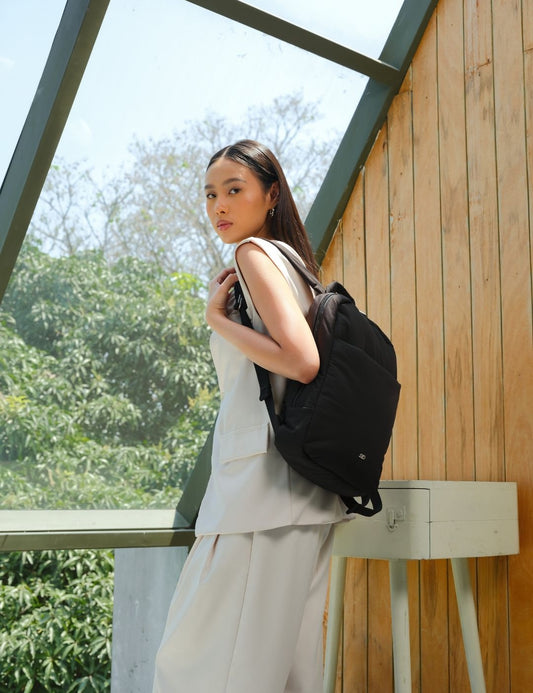 COSY LUXE BACKPACK IN JET BLACK