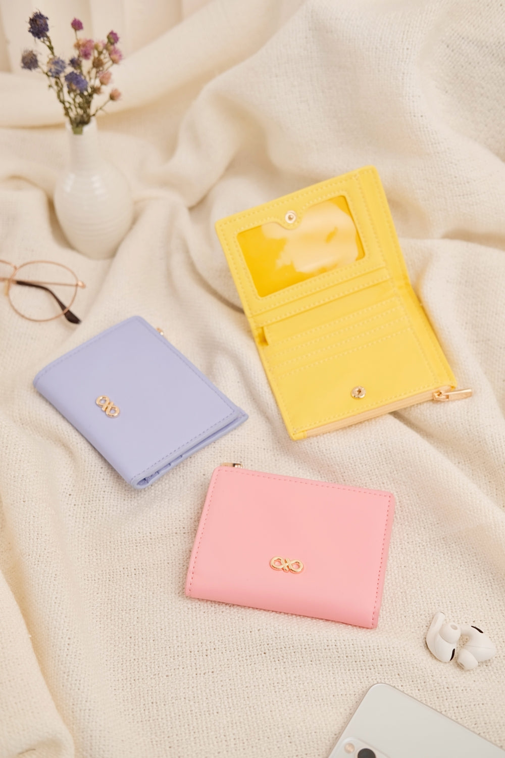 Pastel hotsell yellow wallet