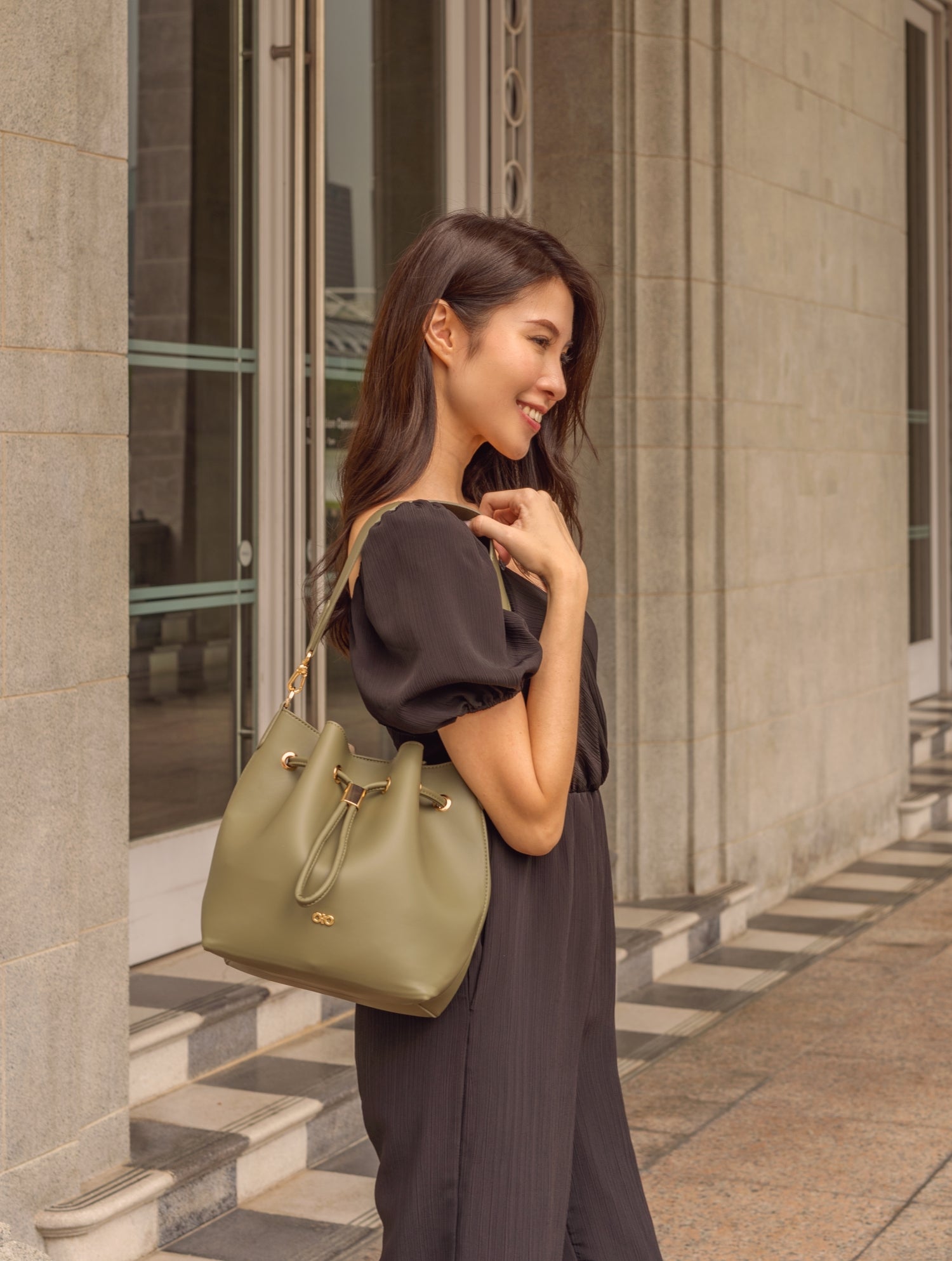 Olive bucket outlet bag